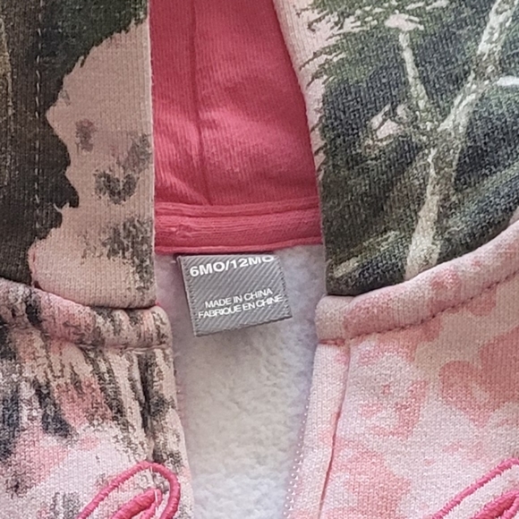 Cabela kids sweatshirt size says 6/12 - Picture 4 of 4